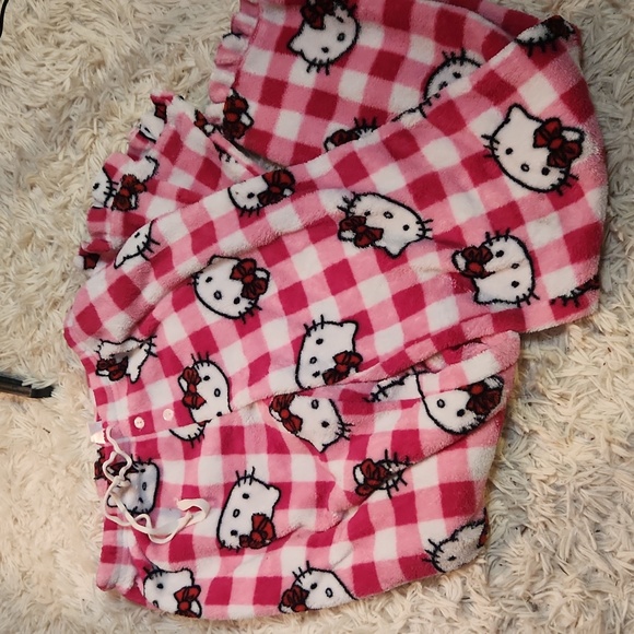 Hello Kitty Intimates & Sleepwear Super Soft Hello Kitty Sanrio